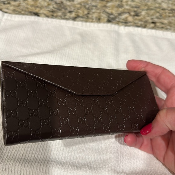 Gucci eyeglasses with Gucci eyeglasses case. Excellent condition. Black and gold - Picture 11 of 12